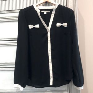 Lauren Conrad black top with bows - Size M